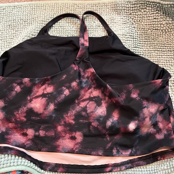 Old Navy NWT crop bra athletic top - Picture 3 of 3